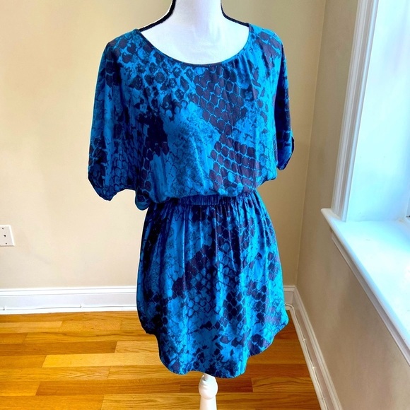 EXPRESS Blue Snake Skin Print Silk Dress Size Small - Picture 13 of 13